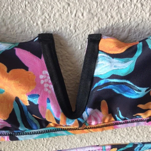 NWT Midori Bikinis Maunawili Mer Top Medium - Picture 6 of 7